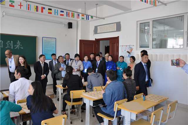蒙古国后杭盖省文化教育代表团访问我校